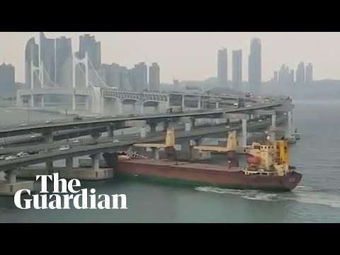 Russian Dry Cargo Vessel hits bridge in Busan