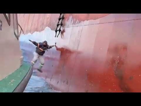 Accident – Pilot falls into water!